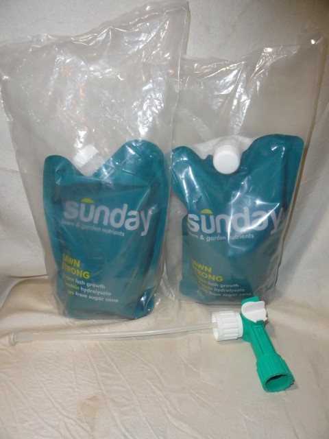 2 SUNDAY LAWN & GARDEN LAWN STRONG COVERS 10,000 SQ FT 42.3 FL OZ W/SPRAYER