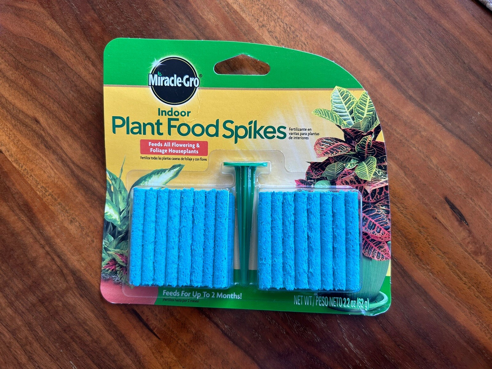 Miracle-Gro Indoor Plant Food 48-Spikes Fertilizer Spikes 2.2-Ounce