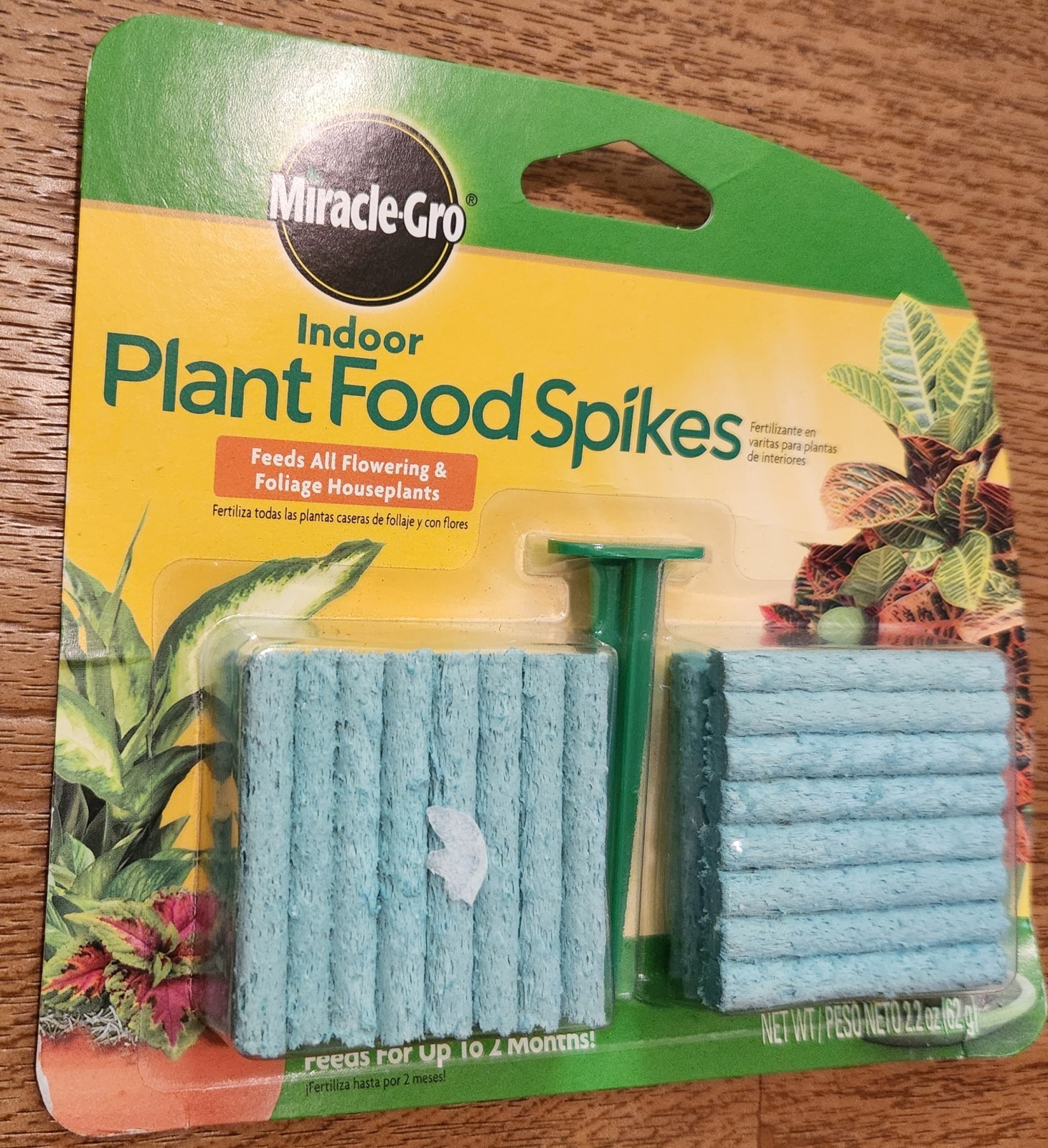 Miracle-Gro Indoor Plant Food 48-Spikes Fertilizer Spikes 2.2-Ounce