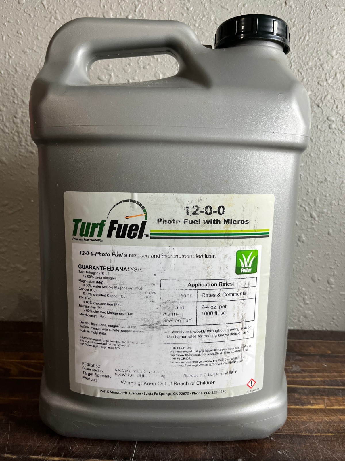 Turf 12-0-0 Photo Fuel with Micros Nitrogen Micronutrient Fertilizer 2.5 Gallon