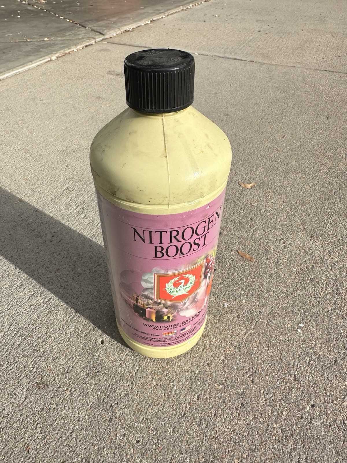 House & Garden Nitrogen Liquid Fertilizer Bottle for All Purpose Plants 1L