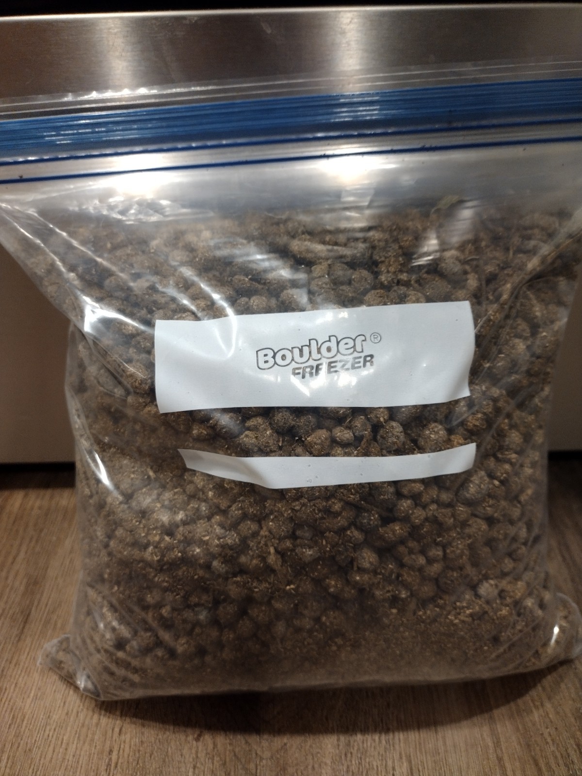 Organic Rabbit Manure ( One FULL Gallon Ziploc – 3-3.5 Lbs )
