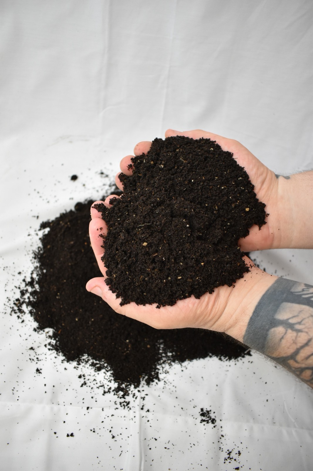 1 Gallon (4-5lbs) Organic Worm Castings Fertilizer – Living Soil – Free Shipping