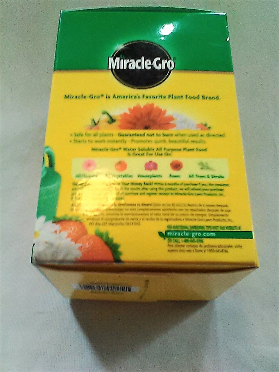 Miracle-Gro All Purpose Plant Food 1.5 lb + 2 pkgs.Miracle-Gro Mini Plant Labels