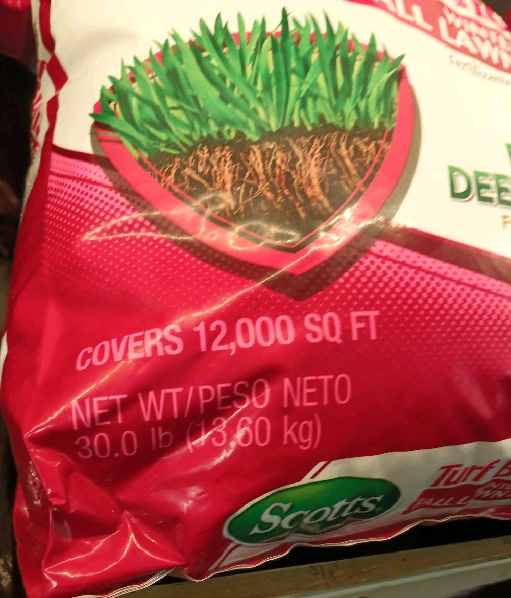 Scotts Turf Builder WinterGuard Fall Fertilizer 30lbs 12000 Sqft Coverage