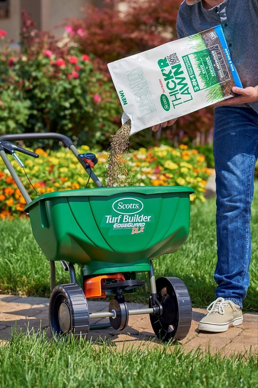 Transform Your Lawn: Turf Builder THICK’R LAWN – 3-in-1 Solution, 1,200 sq. ft.
