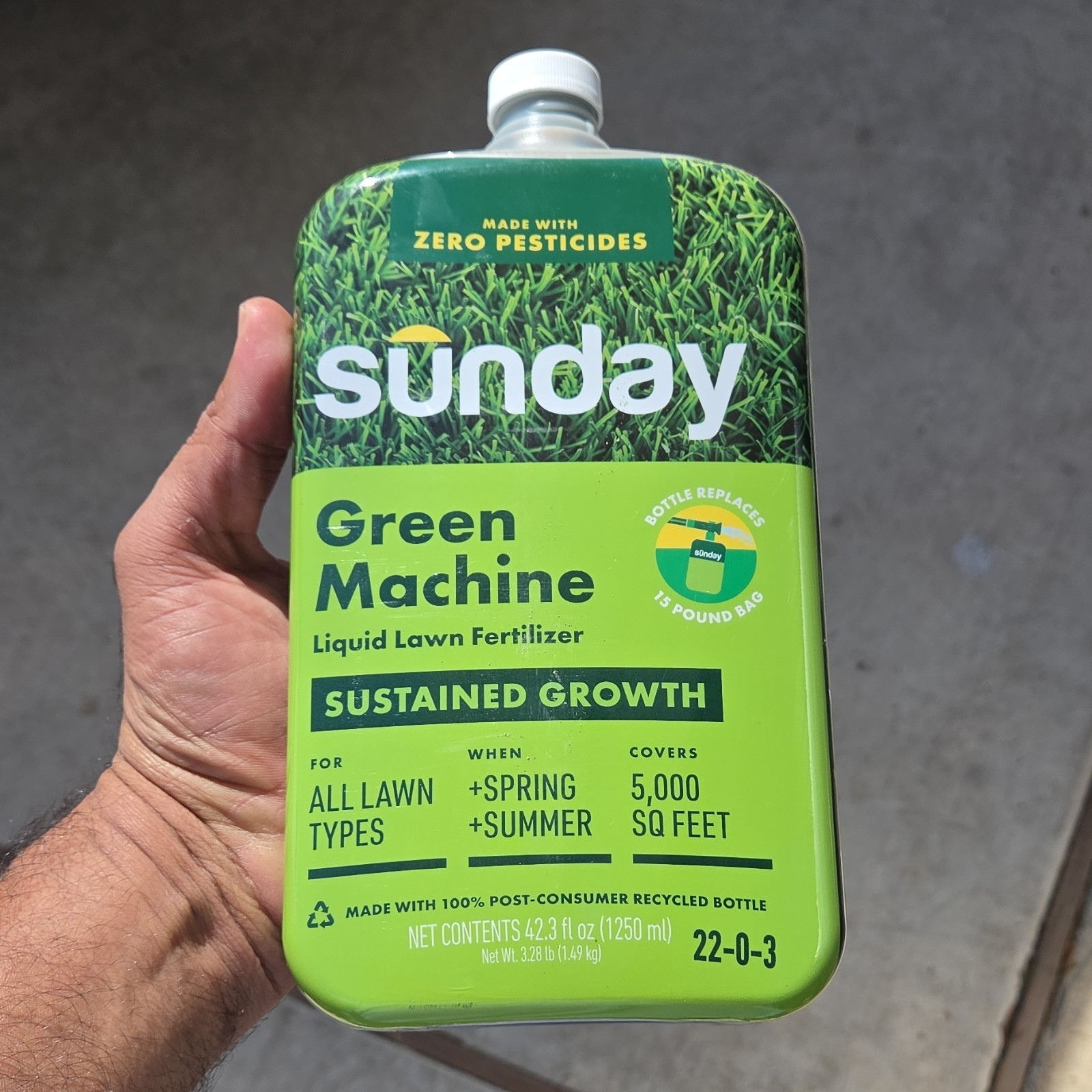 Sunday Green Machine Liquid Lawn Fertilizer 22-0-3 Covers 5,000 Sq Ft 42.3 fl oz
