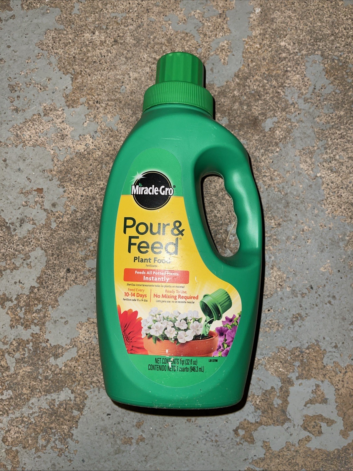 Plant Food, Fertilizer Instantly Feeds Live Plants in Containers, 32 oz.