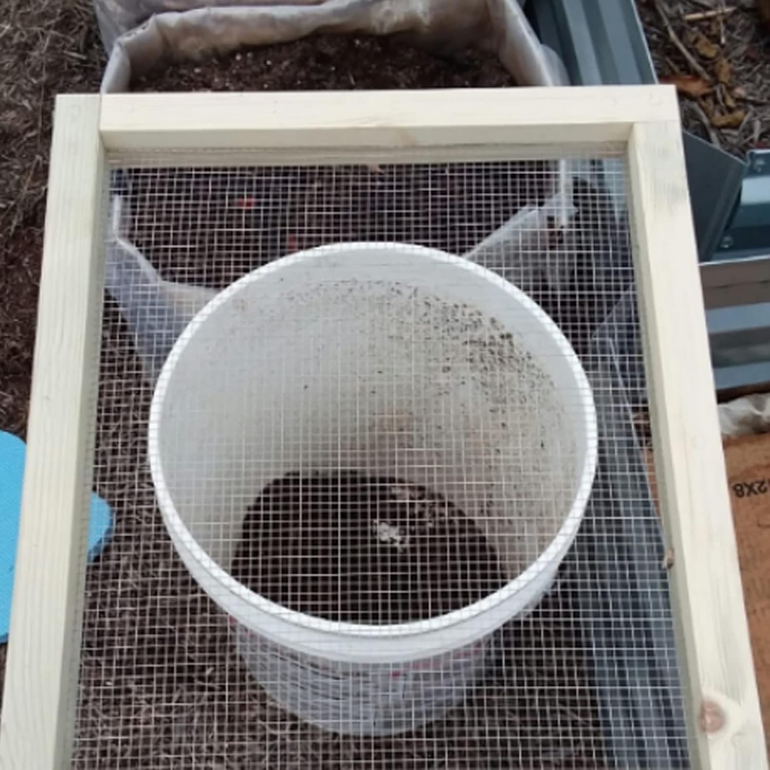 Soil Sifter for Garden, Multi-Purpose Wood Compost Dirt Sifter Soil Screen Di…
