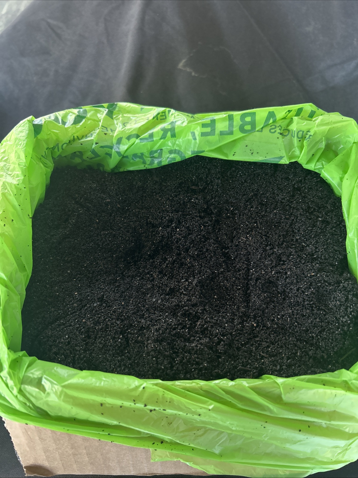 4 Lbs Freshly Sifted Redwiggler Worm Castings Live! Fresh! Screened To 1/8 Inch!
