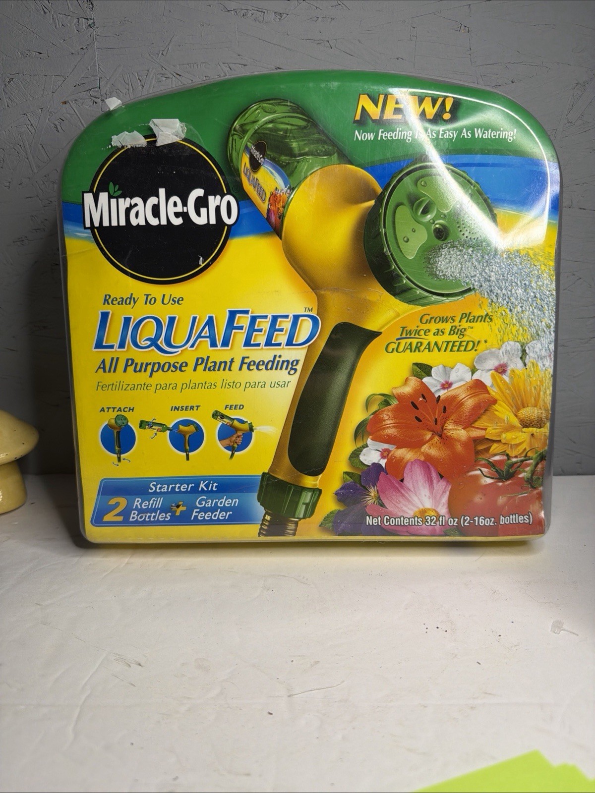 Miracle-Gro LiquaFeed All Purpose Advance Starter Kit, Include Feeder +2 Bottles