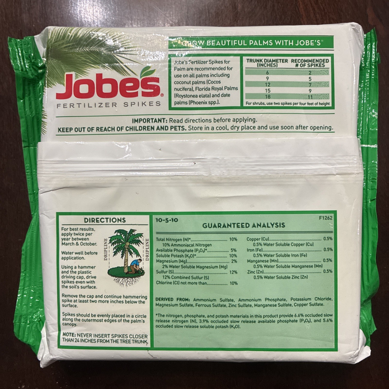 Jobe’s Palm Fertilizer Spikes, Fertilizer for Palm Trees – 1 pack of 5 spikes.
