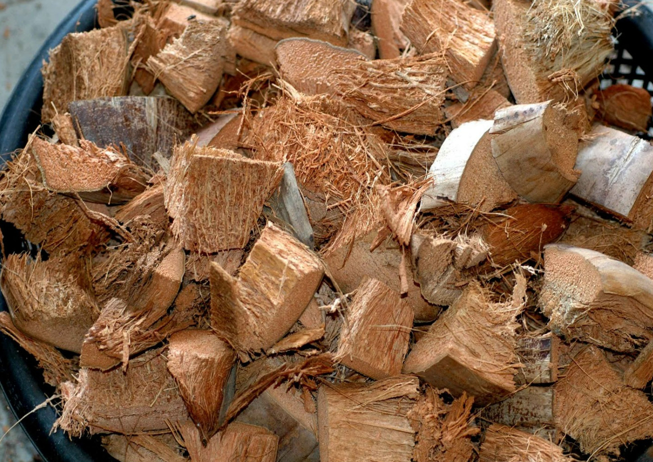 Natural Sri Lankan Coconut Husk shreds coconut Fertilizer Products