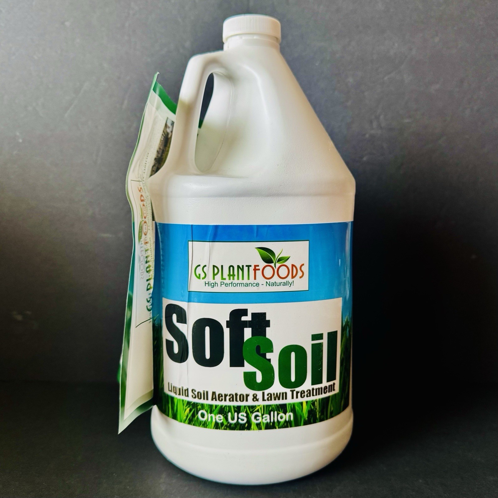 Soft Soil Liquid Soil Aerator & Lawn Treatment by GS Plant Foods – 1 Gallon
