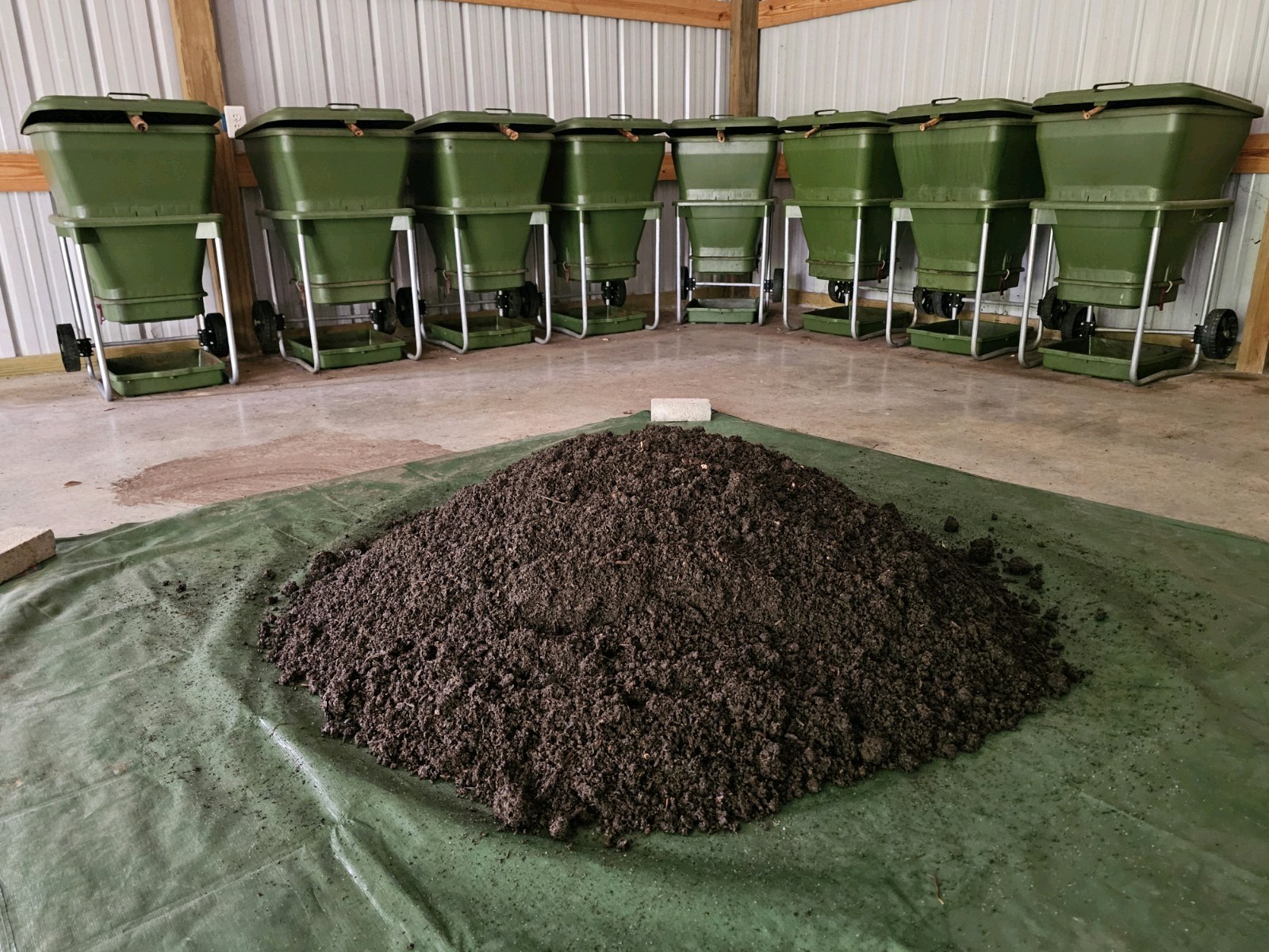 5 LBS. RAW Unscreened Vermicompost, Biologically Active Soil Amendment