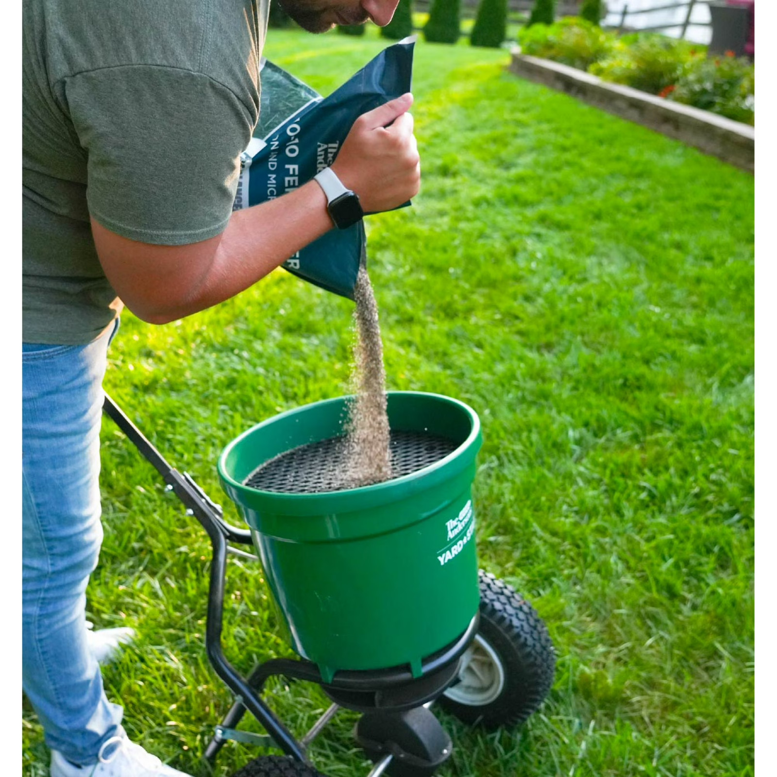 The Andersons PGF Balanced 10-10-10 Fertilizer with Micronutrients and 2% Iron
